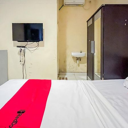 מלון סוראבאיה Reddoorz At Graha 99 Simomulyo מראה חיצוני תמונה