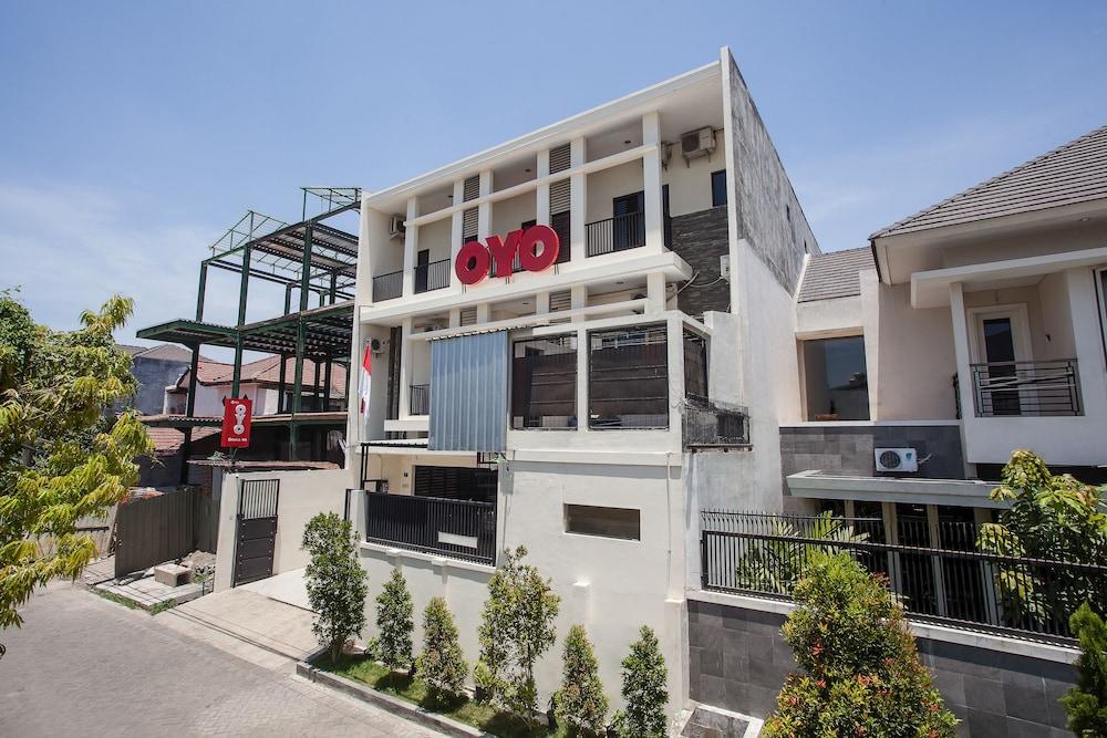 מלון סוראבאיה Reddoorz At Graha 99 Simomulyo מראה חיצוני תמונה